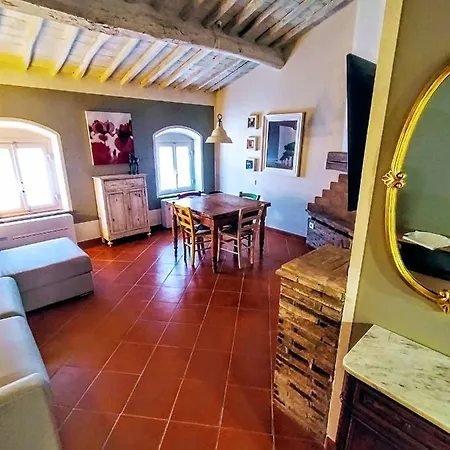 Art Apartment *